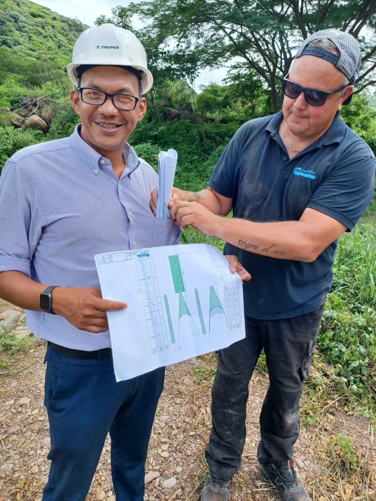 Leen and Fernando at the Río Choluteca project